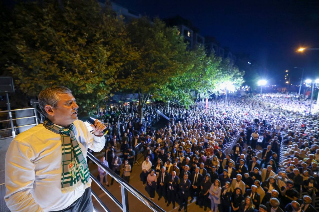 Özgür Özel, Erdoğan’a karşı seçim meydanında mücadele mesajı verdi