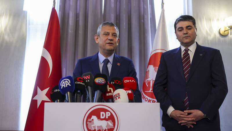 Özel, Erdoğan'dan istifa etmesini veya erken seçim yapmasını istiyor