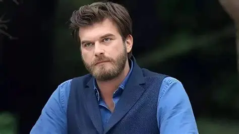 Kıvanç Tatlıtuğ’un Evinde İşçi Çatıdan Düştü: Suç Duyurusu
