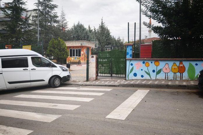 Çocuğunu almaya gitmişti! Okul bahçesinde eşinin bıçakladığı genç kadın hayatını kaybetti Çocuğunu almaya gitmişti! Okul bahçesinde eşinin bıçakladığı genç kadın hayatını kaybetti