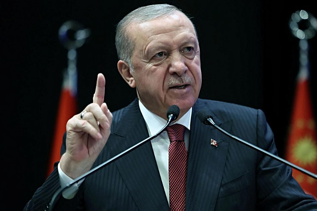 Erdoğan’dan fon soruşturmasına ilişkin açıklama: Milletin hakkına ve malına dokunan karşısında bizi bulur