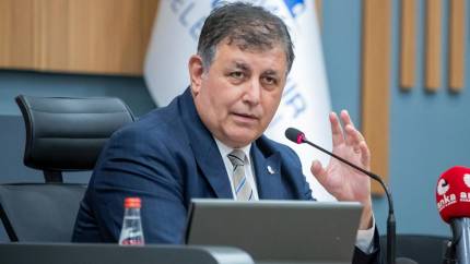 Cemil Tugay’dan dikkat çeken karar! İzmir’de