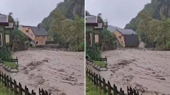 Sakarya'da korkutan anlar: İki katlı ev dereye devrildi Sakarya'da korkutan anlar: İki katlı ev dereye devrildi