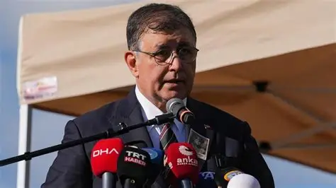 Cemil Tugay’dan AK Parti Genel Merkezi’nde Dikkat Çeken Mesaj Cemil Tugay’dan AK Parti Genel Merkezi’nde Dikkat Çeken Mesaj