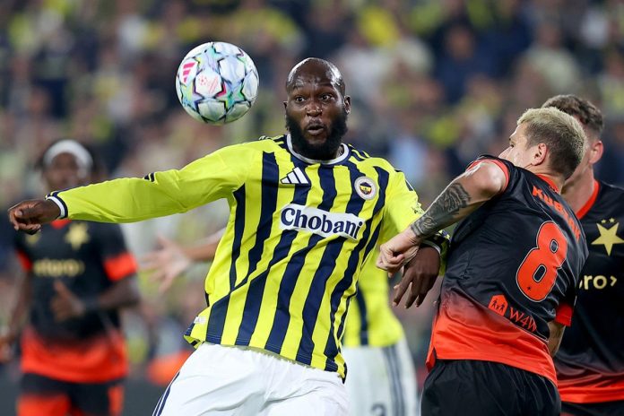 Fenerbahçe 2 farklı öne geçtiği maçta 90. dakikada yıkıldı Fenerbahçe 2 farklı öne geçtiği maçta 90. dakikada yıkıldı