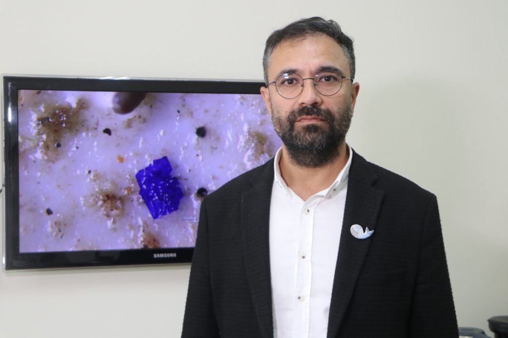 Her 10 sigaradan 9'unun tütününde mikroplastik çıktı!